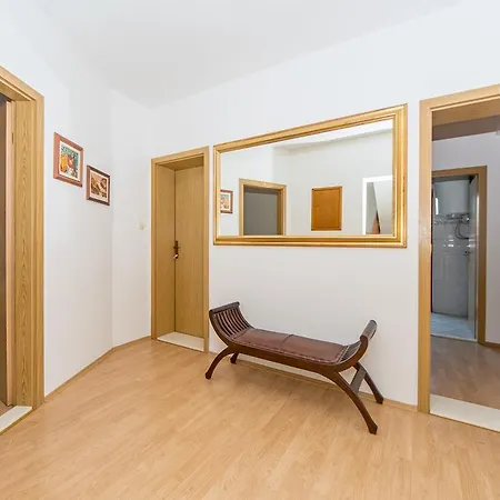 Lito Apartment