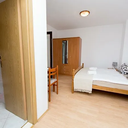 Apartment Lito *