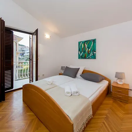 Lito Apartment