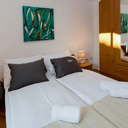 Lito Apartment